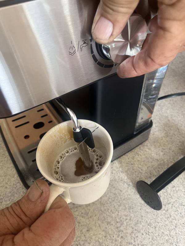 Makes lattes and so much more