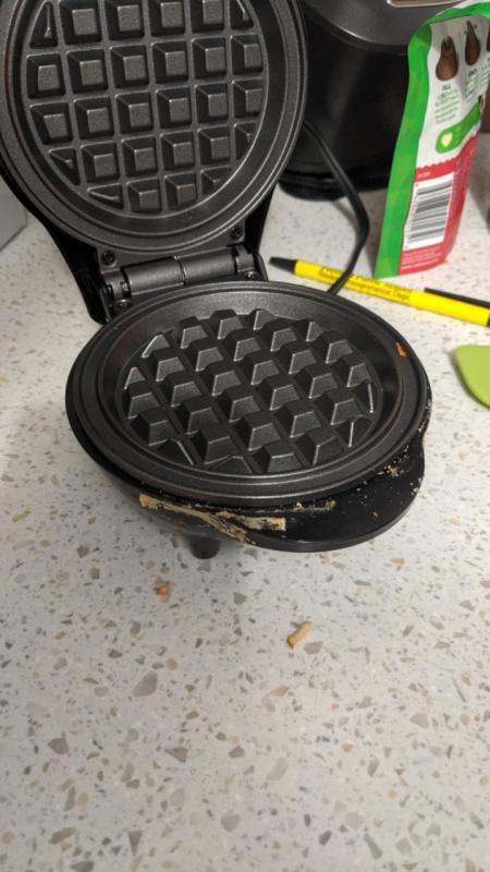 Kitchen Selectives 4 Mini Electric Waffle Maker in Black