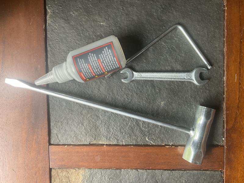 Tools and engine oil were included