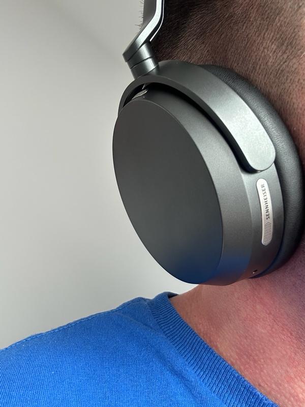 Customer photo for "Excellent Headphones"