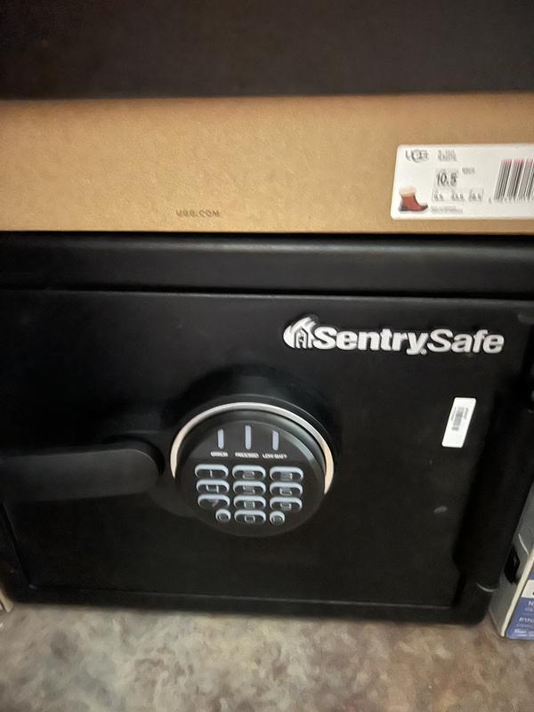 SentrySafe 電子金庫 コンパクト 黒 SentrySafe 電子金庫 コンパクト 黒