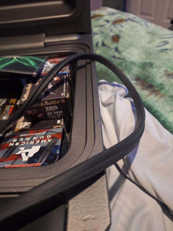 The plastic and the lock that got stuck between lock and unlock