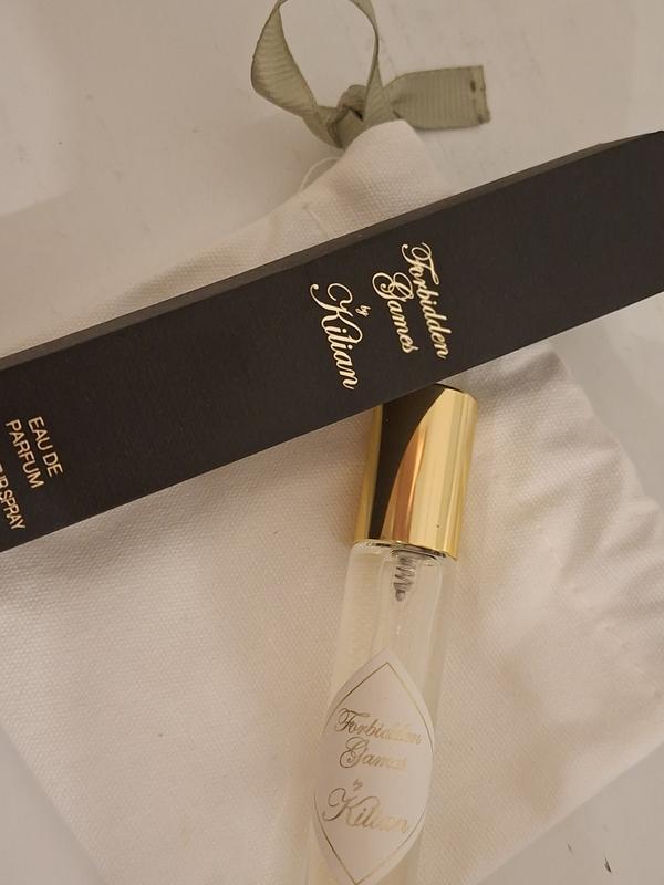 Forbidden Games Eau de Parfum Travel Spray with Honey & Peach