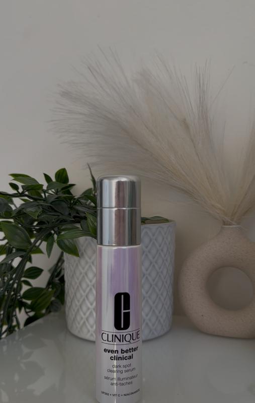 Even Better Clinical™ Dark Spot Clearing Serum with Vitamin