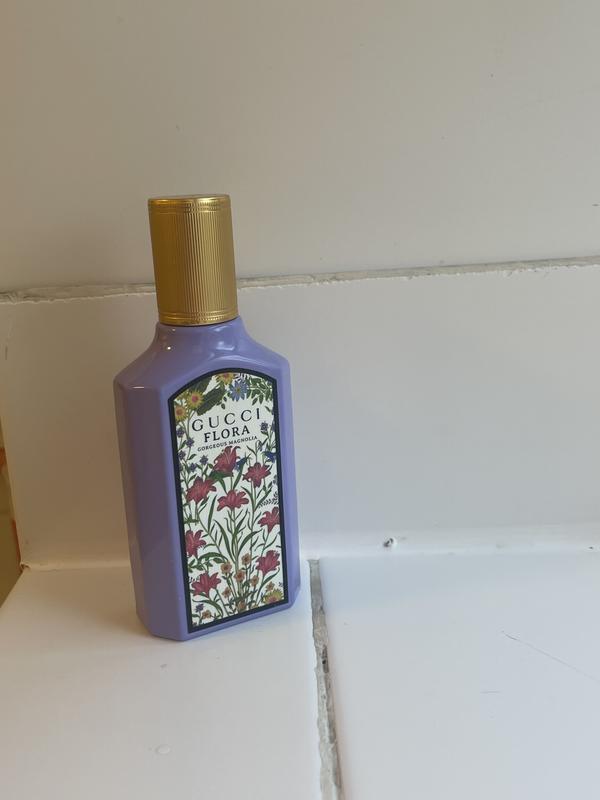 Flora Gorgeous Magnolia Eau de Parfum Travel Spray with Berries