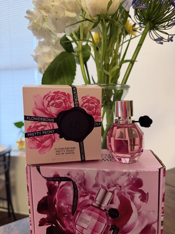 Flowerbomb Pretty Peony Eau De Parfum with Peony & Strawberry