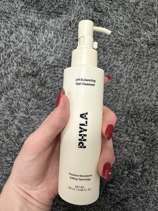 pH Balancing Gel Cleanser - PHYLA | Sephora