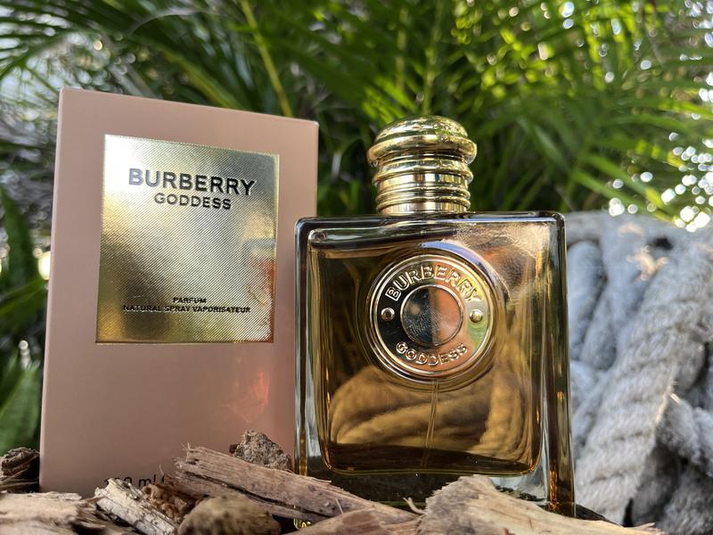 Burberry Goddess Parfum Travel Spray with Vanilla and Leather