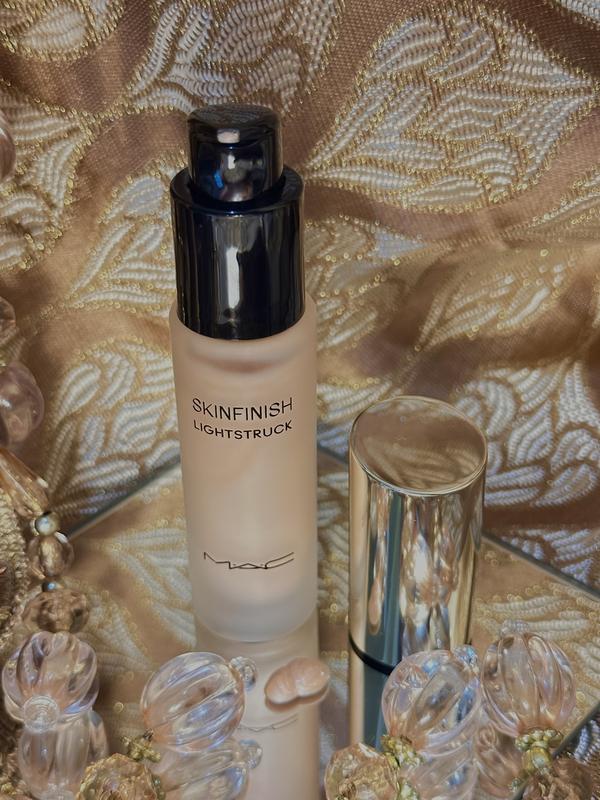 Skinfinish Lightstruck Hydrating, Radiant Glow Liquid Highlighter
