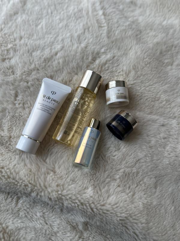 Radiant Essentials Collection - Clé de Peau Beauté | Sephora