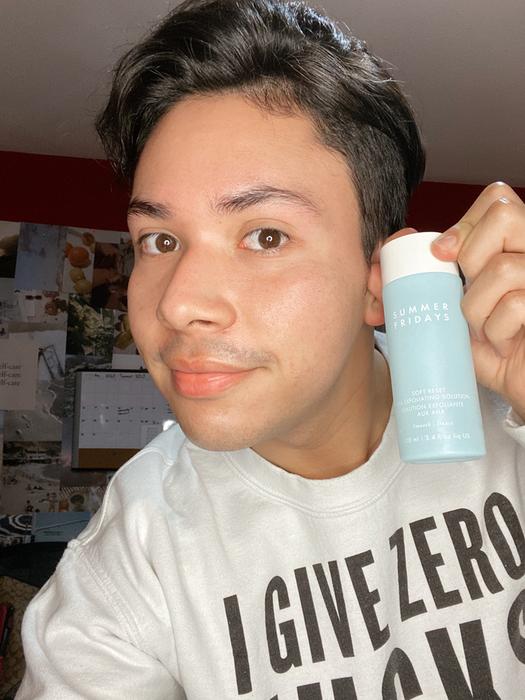 summer fridays soft reset aha exfoliating solution