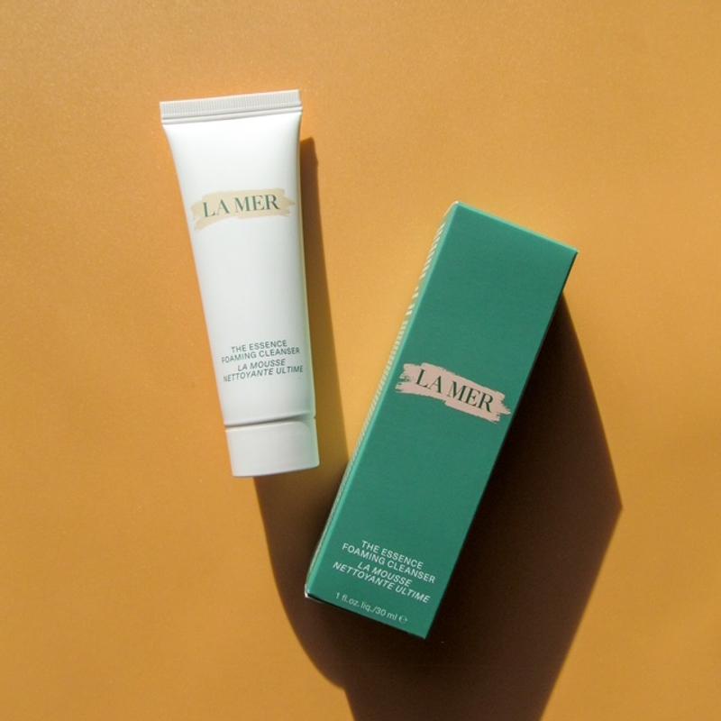 The Essence Foaming Cleanser for Clarifying and Softening - La Mer