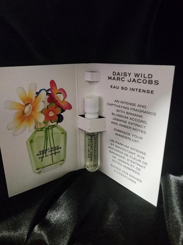 Daisy Wild Eau de Parfum Intense Travel Spray with Banana Blossom