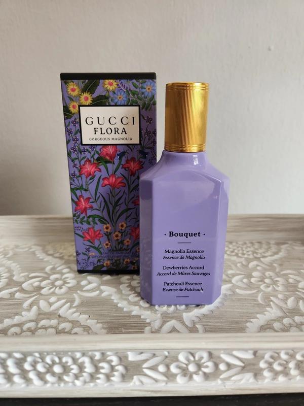 Flora Gorgeous Magnolia Eau de Parfum Travel Spray with Berries