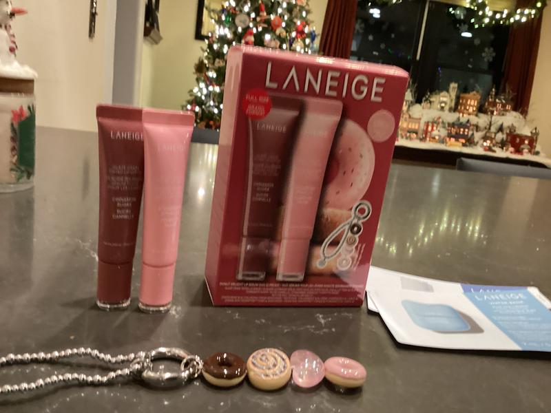 オールージュ　クリーム　リッシュ　15ミリ Glaze Craze Donut Delight Hydrating Tinted Lip Serum Duo - LANEIGE