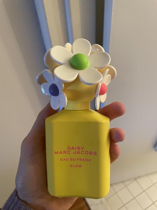 Daisy Eau So Fresh Glow Eau De Toilette With Pear, Violet