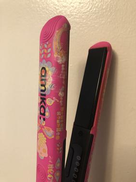 Pink amika clearance hair straightener