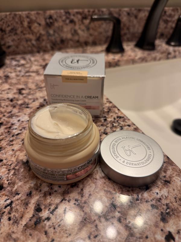 Confidence in a Cream Hydrating Moisturizer - IT Cosmetics | Sephora