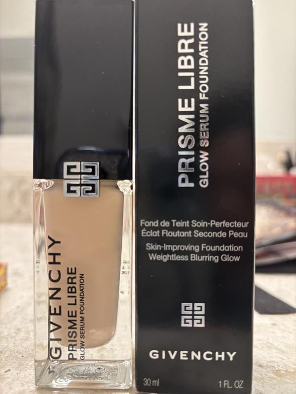 Prisme Libre Glow Serum Blurring Foundation with Natural Finish