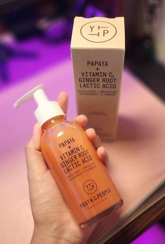 Mini Superfruit Gentle Exfoliating Cleanser with Vitamin C +