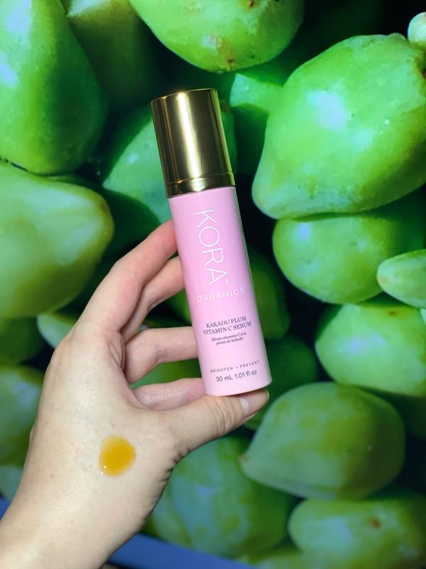 Kakadu Plum Brightening Vitamin C Serum with Hyaluronic Acid