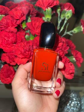 si red bottle perfume