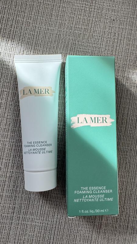 The Essence Foaming Cleanser for Clarifying and Softening - La Mer