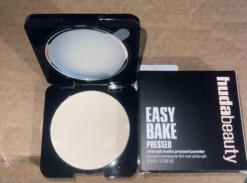 Easy Bake Airbrush Matte Pressed Setting Powder - HUDA BEAUTY