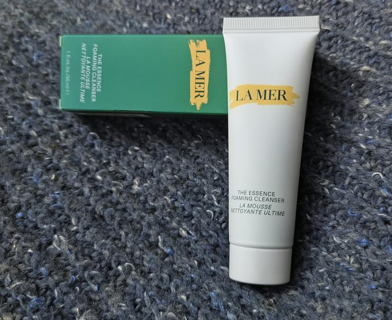 The Essence Foaming Cleanser for Clarifying and Softening - La Mer