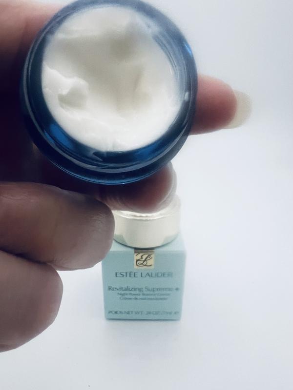 Revitalizing Supreme+ Moisturizer Night Power Bounce Cream with