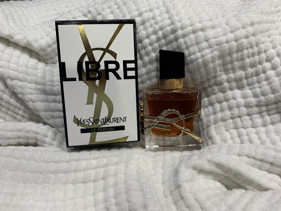 Libre Le Parfum with Orange Blossom & Saffron - Yves Saint Laurent