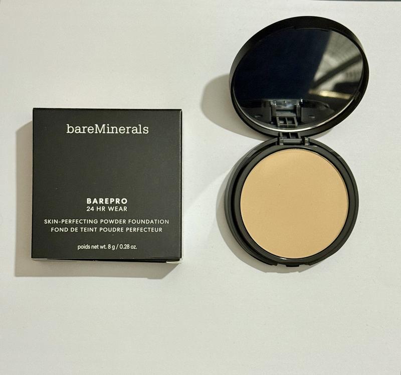 BAREPRO® 24HR Skin Perfecting Talc-Free Matte Powder Foundation