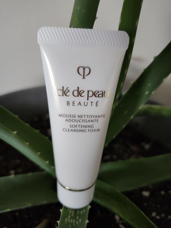 Softening Cleansing Foam - Clé de Peau Beauté | Sephora