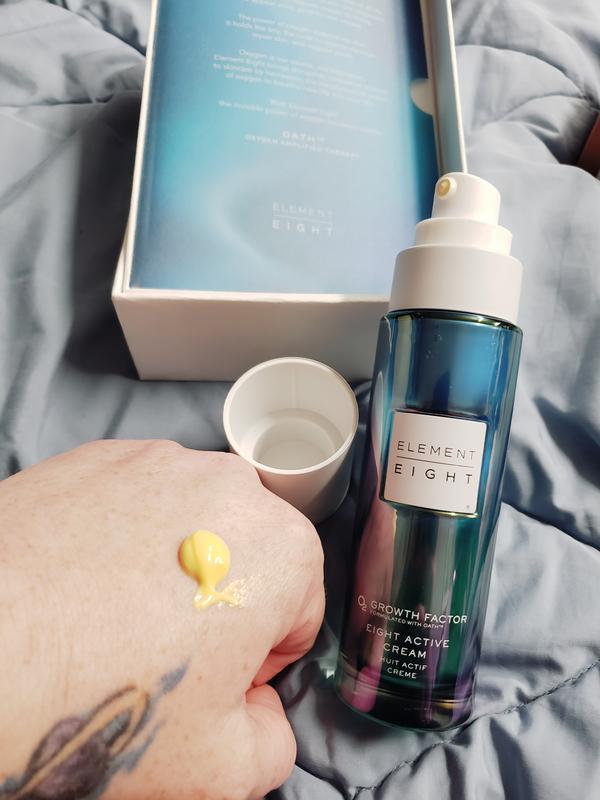 O₂ Growth Factor Moisturizing Face Cream with Peptides and