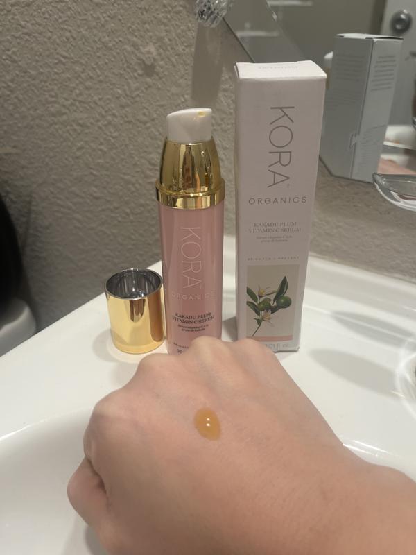 Kakadu Plum Brightening Vitamin C Serum with Hyaluronic Acid
