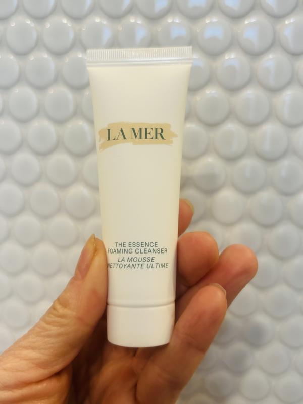 The Essence Foaming Cleanser for Clarifying and Softening - La Mer
