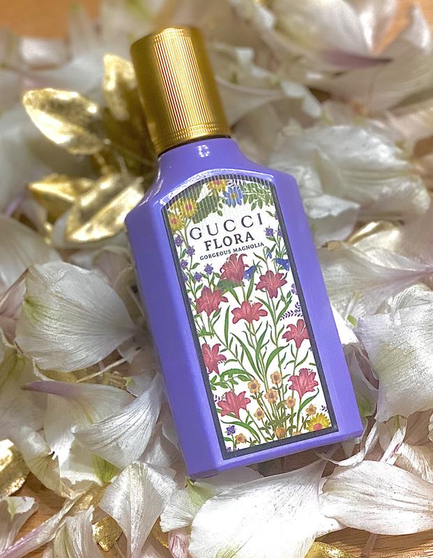 Flora Gorgeous Magnolia Eau de Parfum Travel Spray with Berries