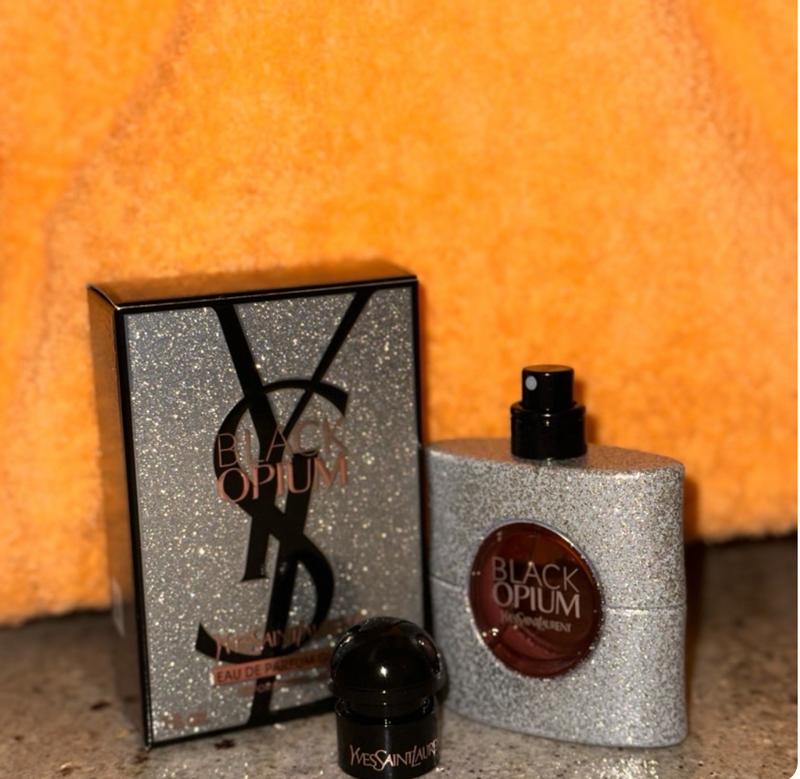 Black Opium Eau de Parfum Glitter with Marshmallow & Coffee - Yves
