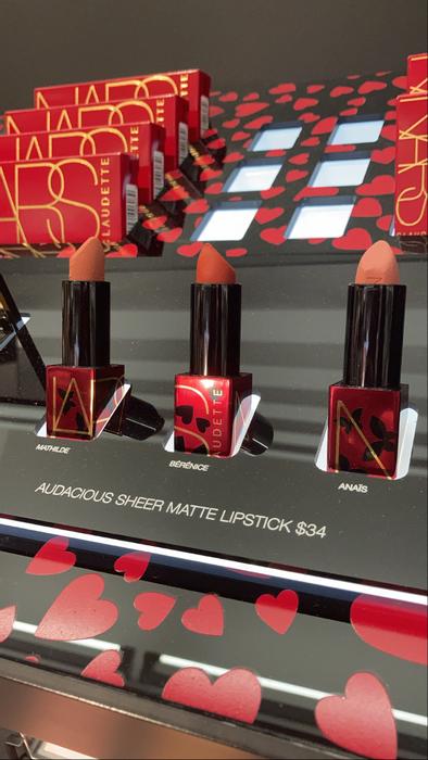 nars anais lipstick