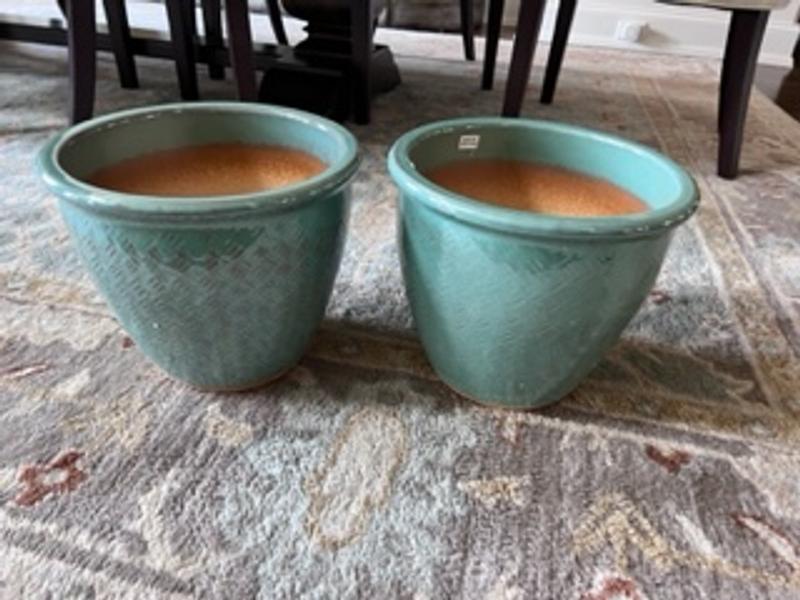 Gorgeous matching planters!