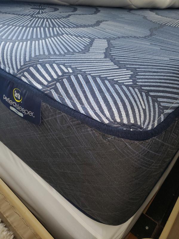 Perfect Sleeper Hybrid Mattress by Serta