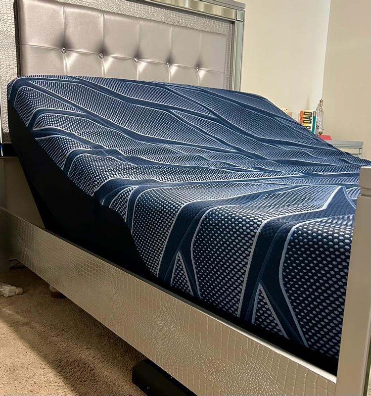 Serta® iSeries® NXG™ Mattress - 1500 Hybrid Firm - Tuft & Needle