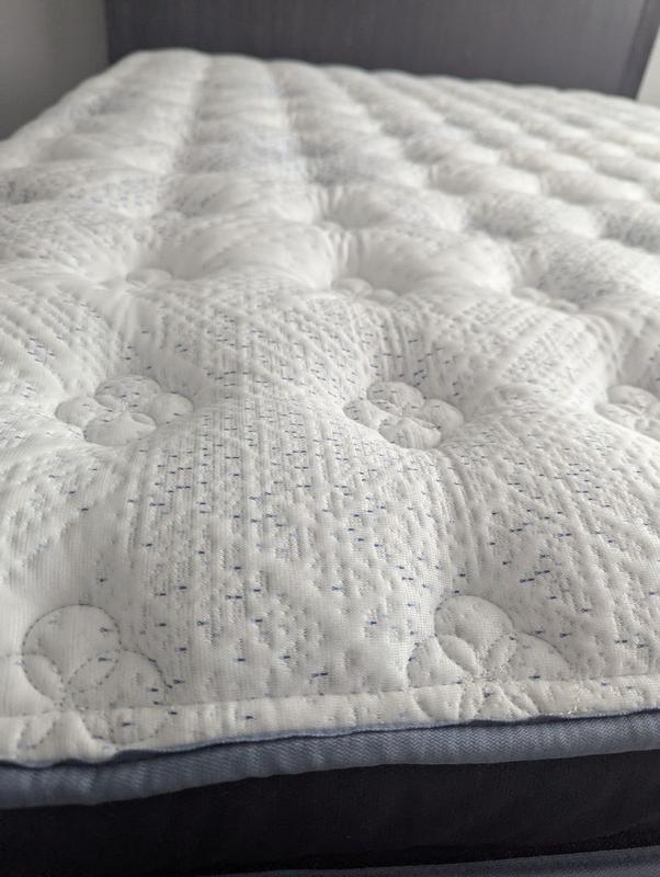 Serta Perfect Sleeper Innerspring Mattress - Cascade Range Medium 14”