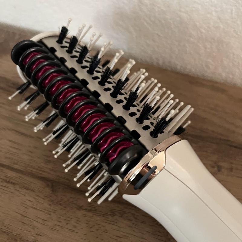 Customer photo for "No frizz in sight"