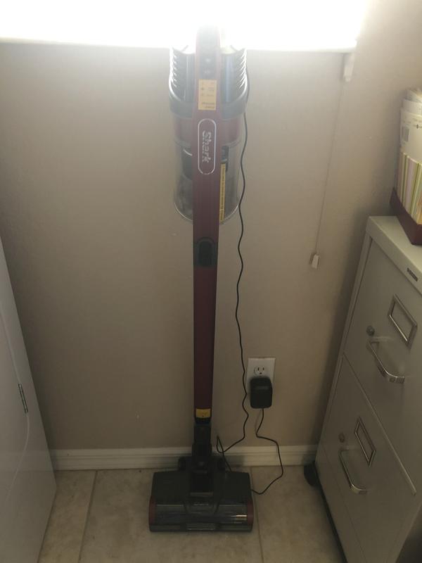 Shark Cordless Vacuum Cleaner IZ362H - Thumbnail 4