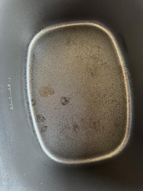 Showing pan stained after one use