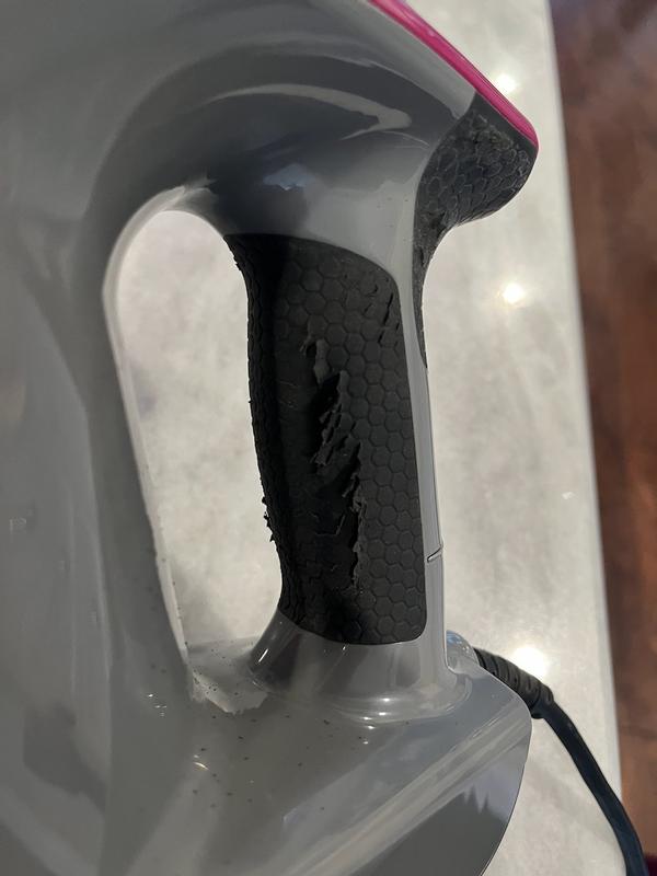 The handle low quality rubber