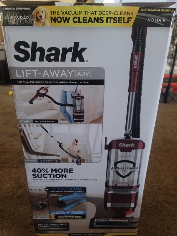 Shark Navigator Lift-Away ADV Upright Vacuum with PowerFins and  Self-Cleaning Brushroll - LA401