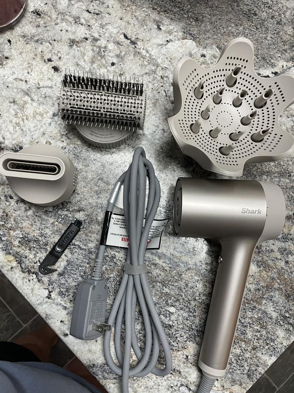 review-i-tested-out-the-new-shark-hyperair-hair-dryer-styler-and-it