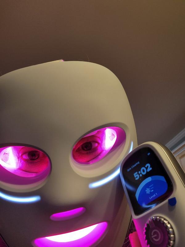 CryoGlow mask with remote during use